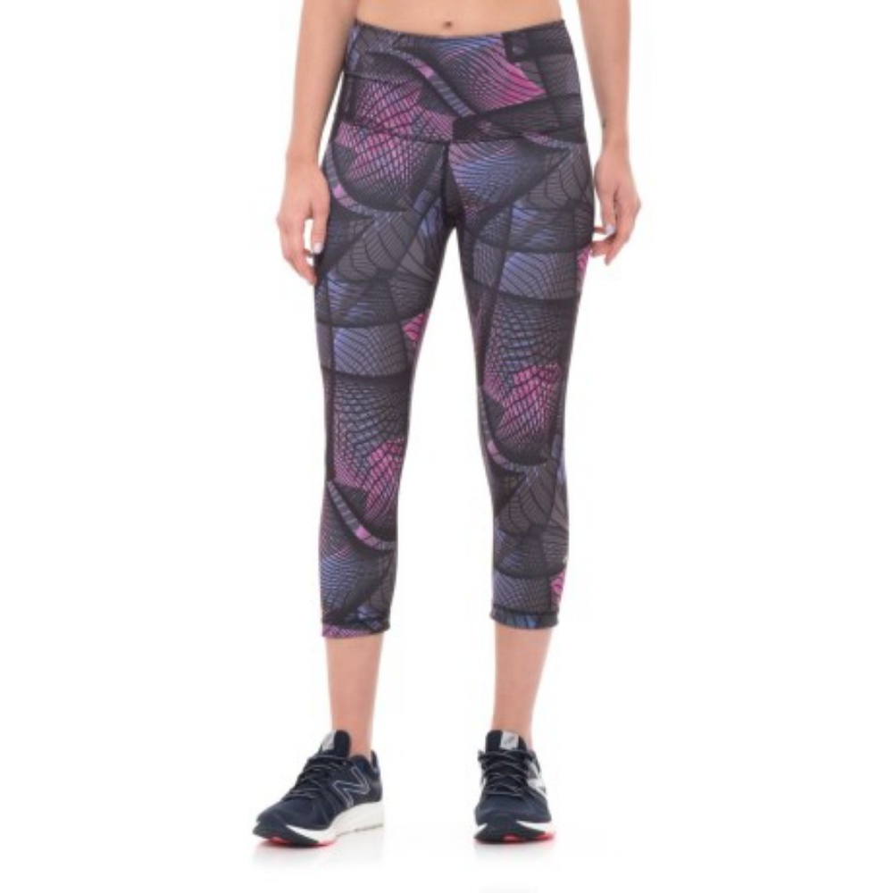 Nux Madrid High Waist Capris Reversible

Size S
